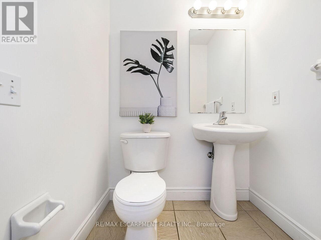 Photo 32 of 15 5080 Fairview Street, Burlington ON