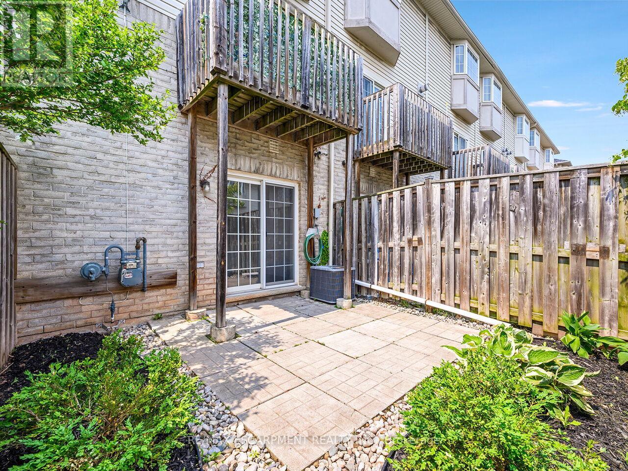 Photo 36 of 15 5080 Fairview Street, Burlington ON