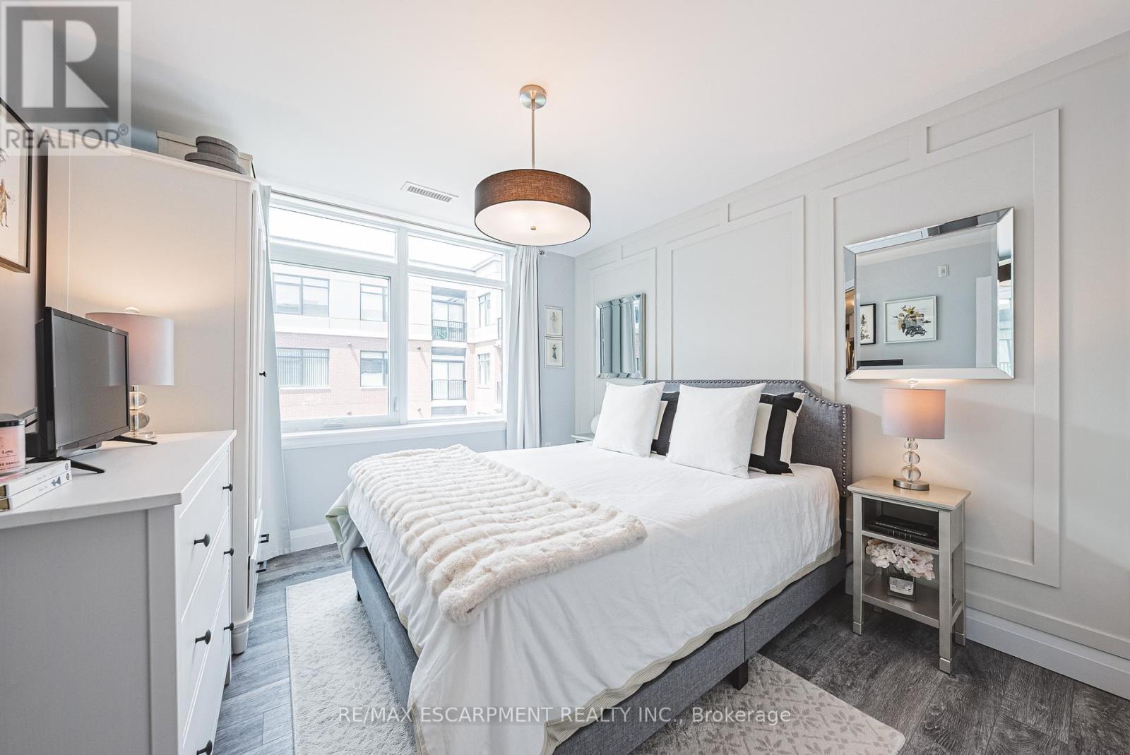 Single Family House for Sale in    REDFERN AVENUE Hamilton (Mountview) 