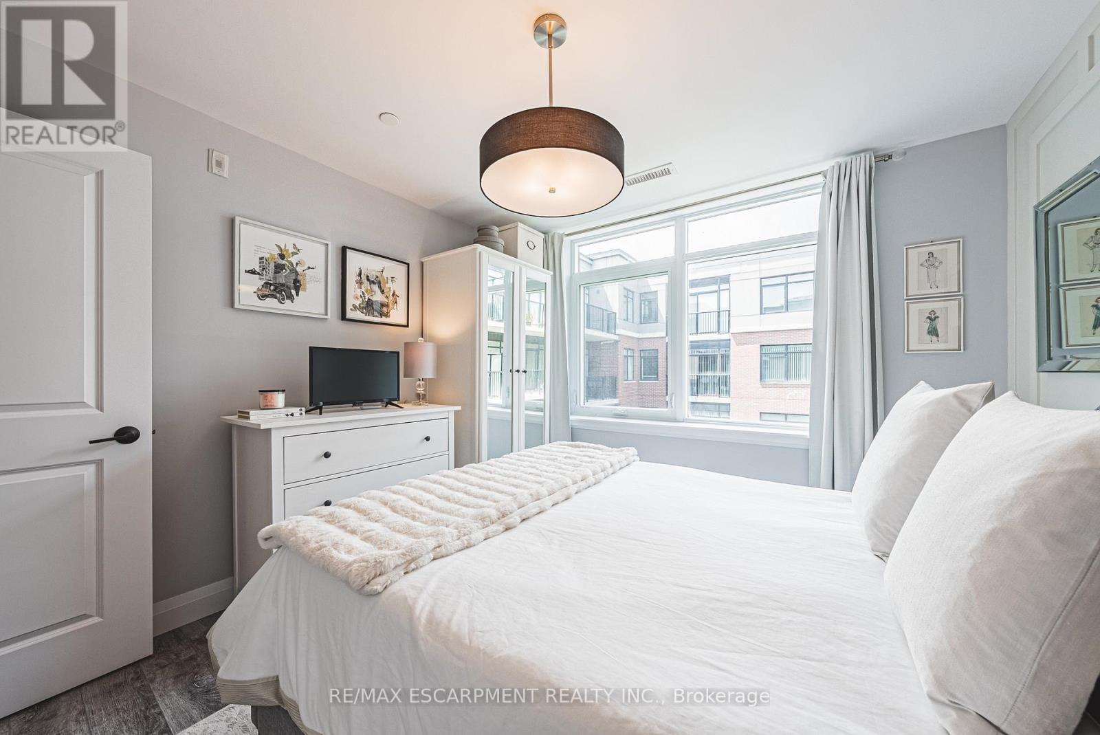 Single Family House for Sale in    REDFERN AVENUE Hamilton (Mountview) 