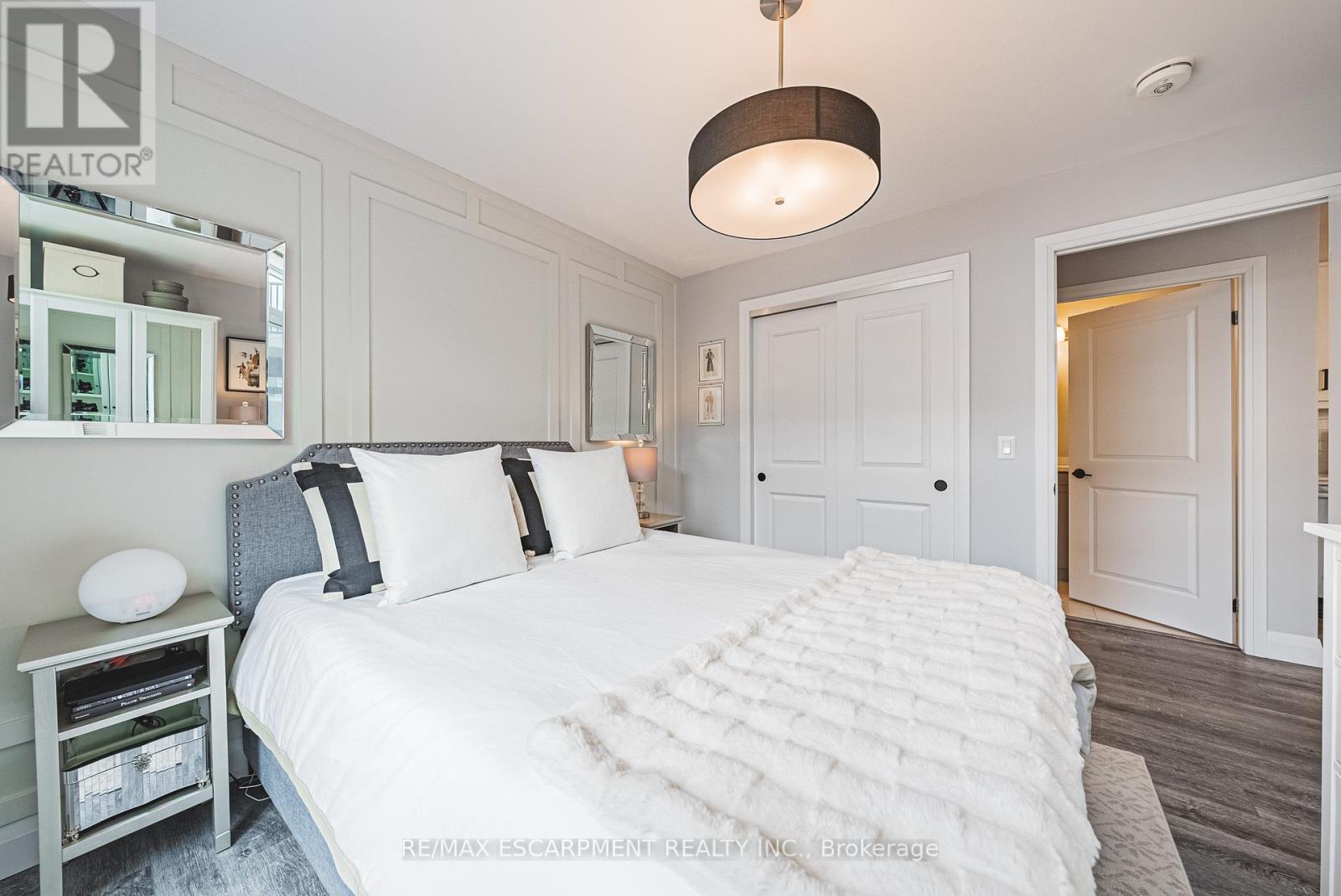 Single Family House for Sale in    REDFERN AVENUE Hamilton (Mountview) 