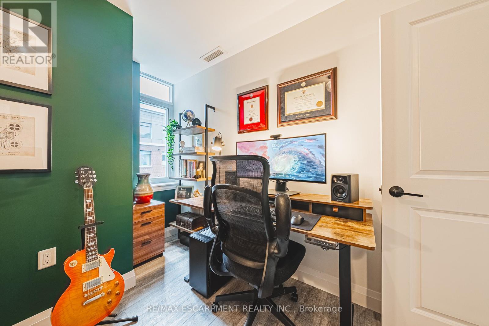 Single Family House for Sale in    REDFERN AVENUE Hamilton (Mountview) 