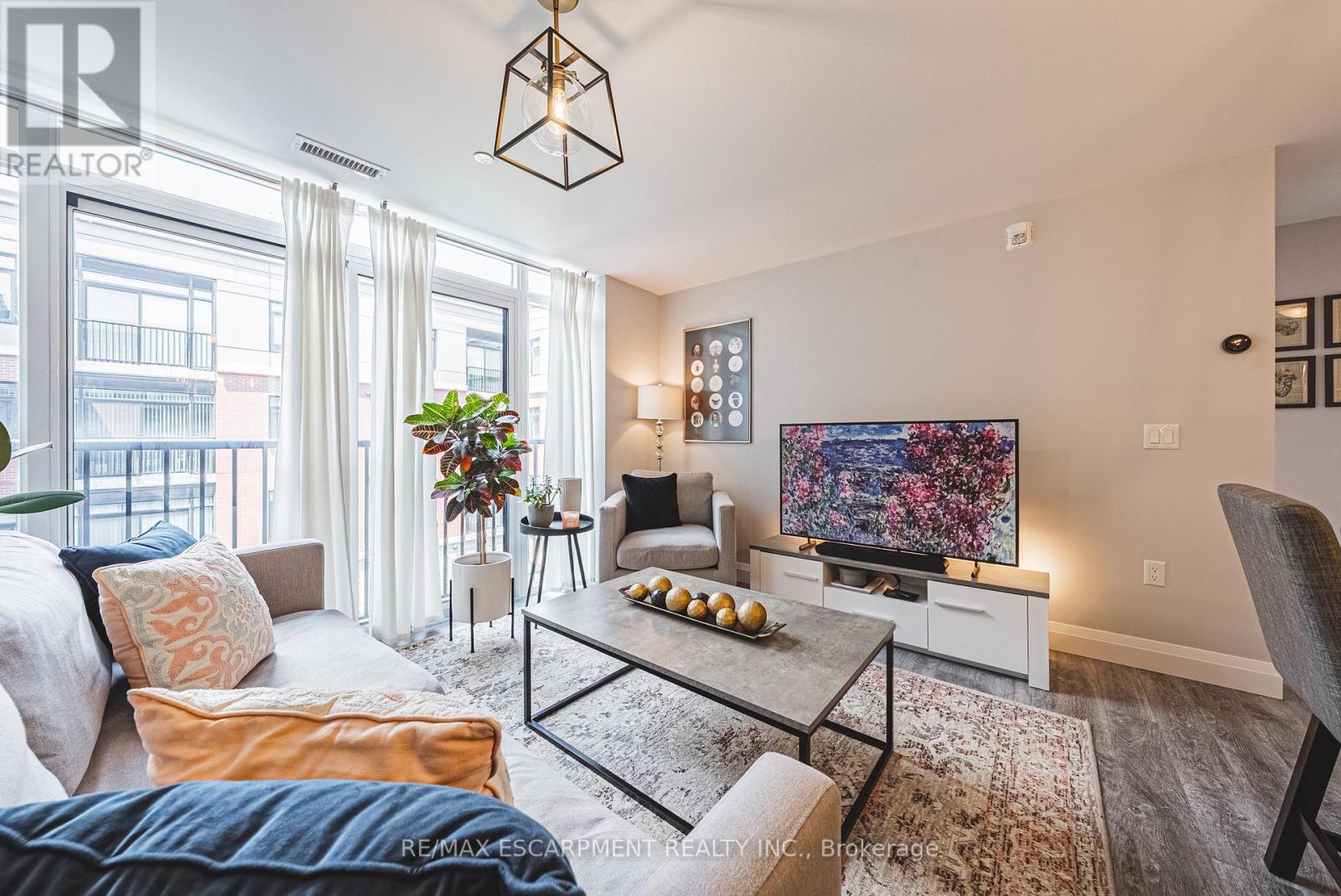 Single Family House for Sale in    REDFERN AVENUE Hamilton (Mountview) 