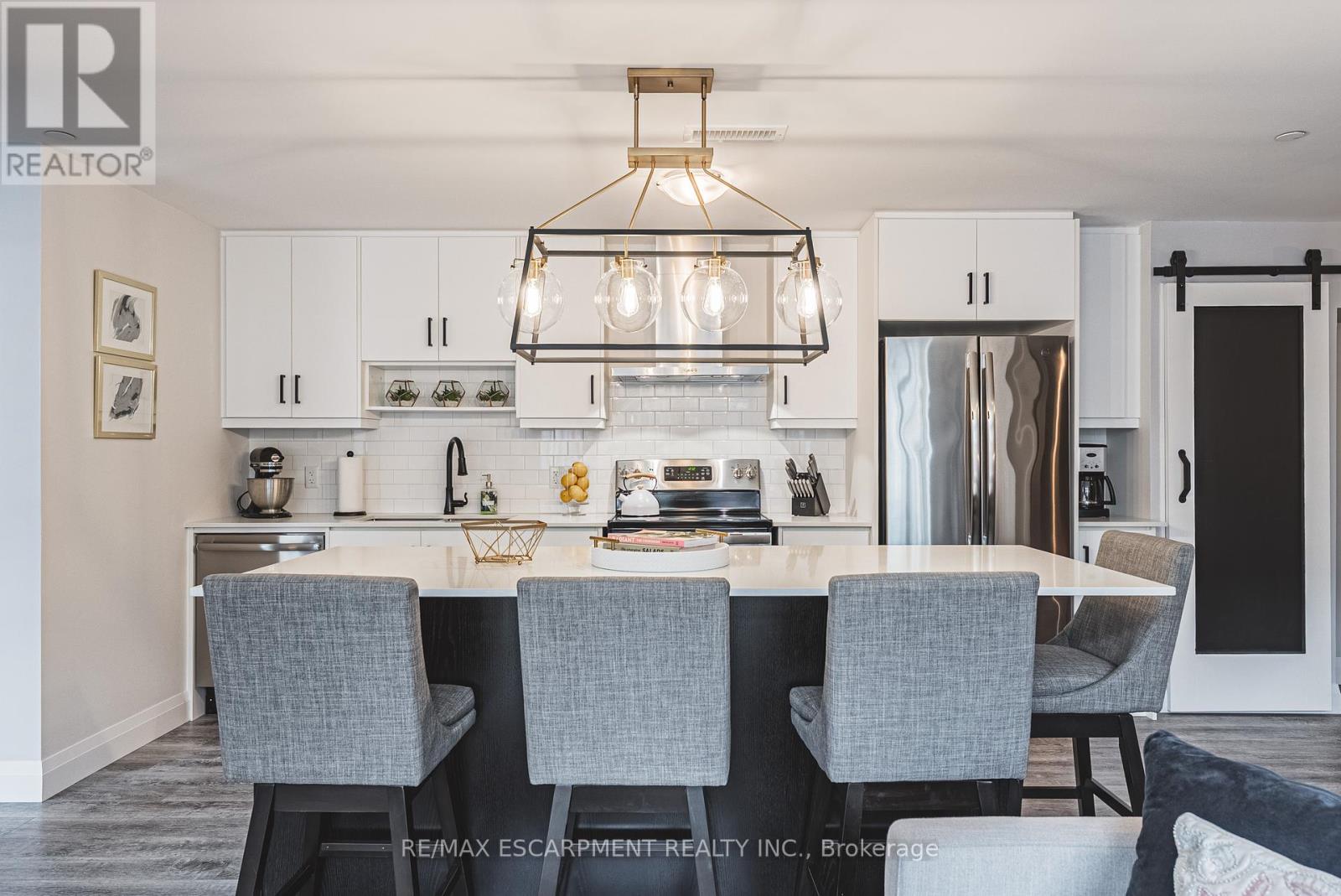 Single Family House for Sale in    REDFERN AVENUE Hamilton (Mountview) 