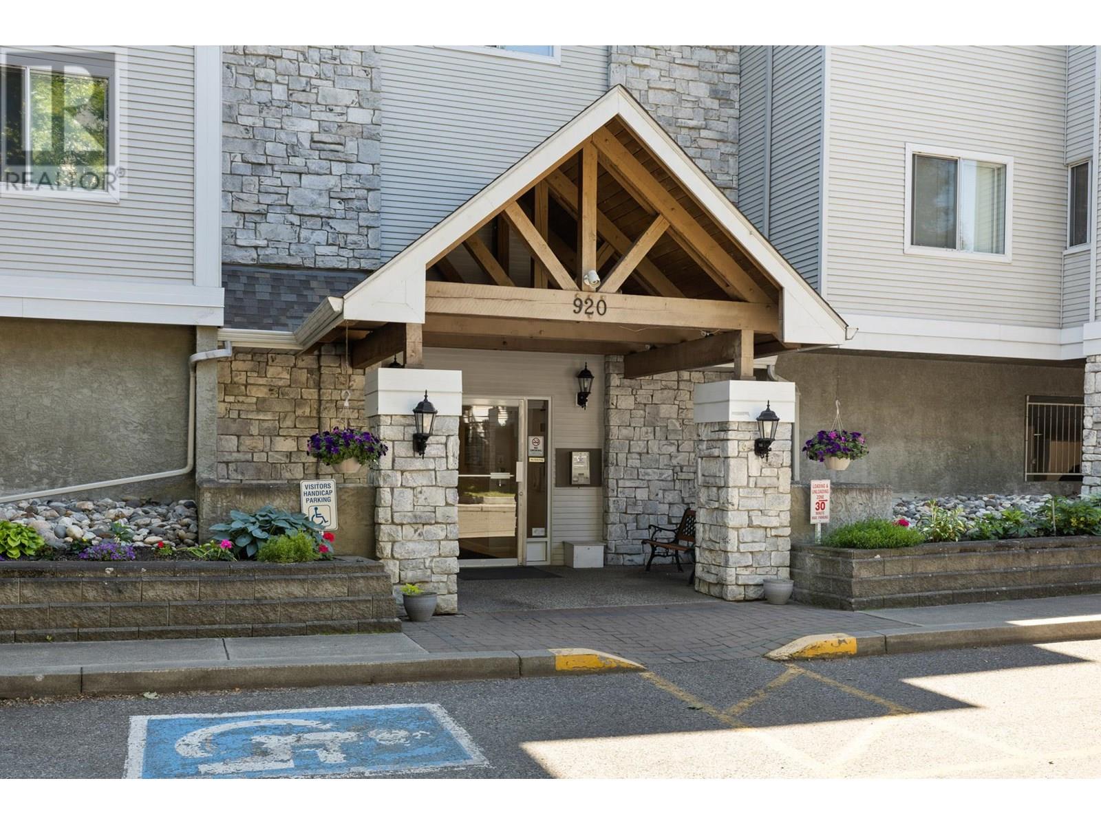 210 940 Glenwood Avenue, Kelowna