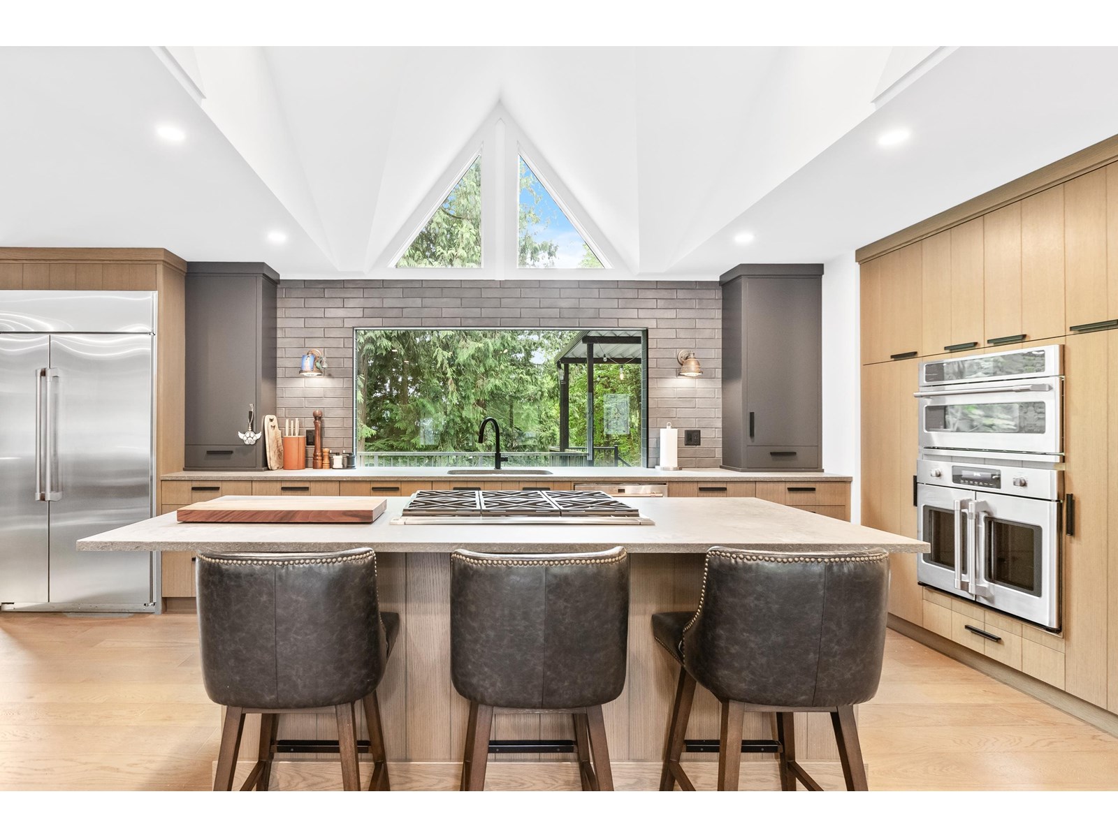 Photo 5 of 31648 Grove Avenue, Mission BC