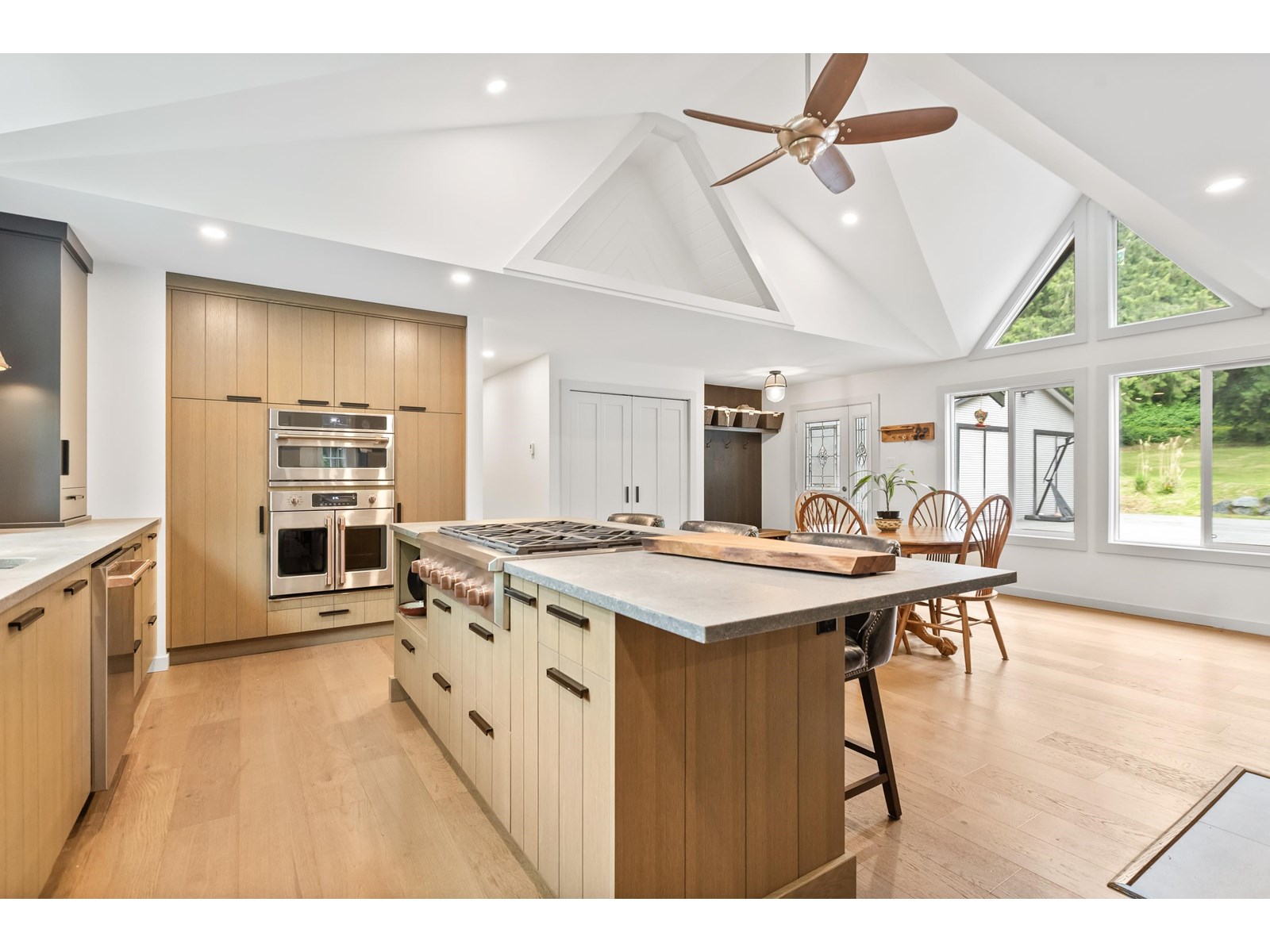 Photo 10 of 31648 Grove Avenue, Mission BC