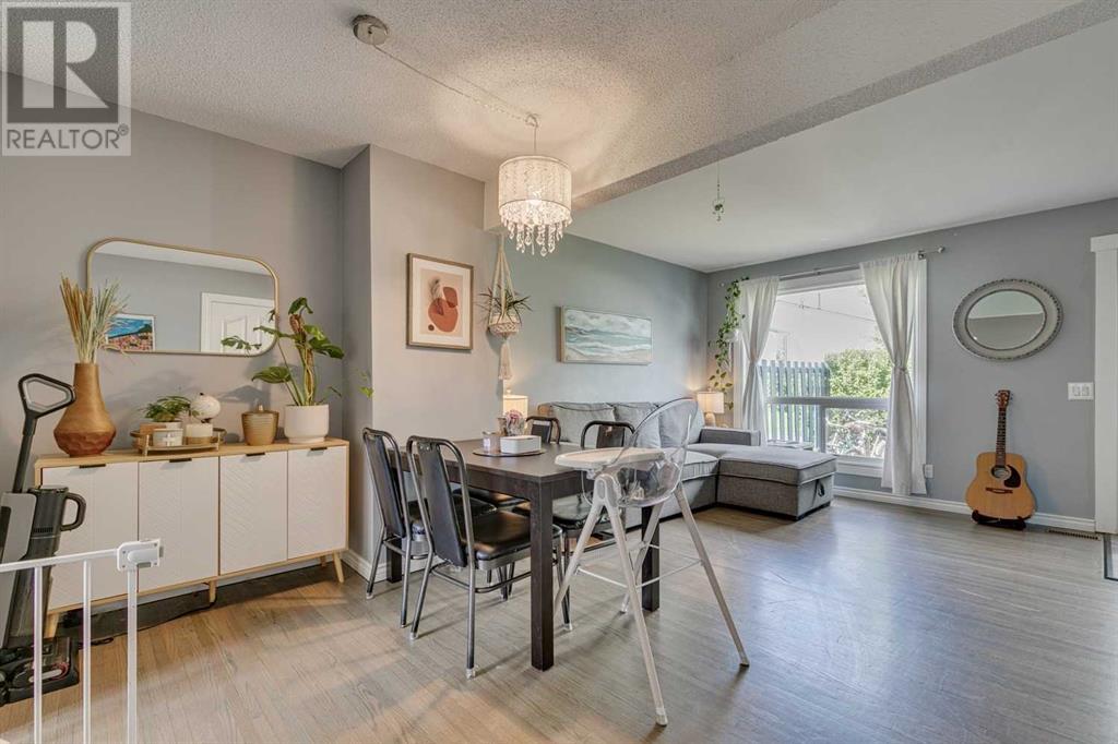Single Family House for Sale in    Street NW Thorncliffe Calgary 