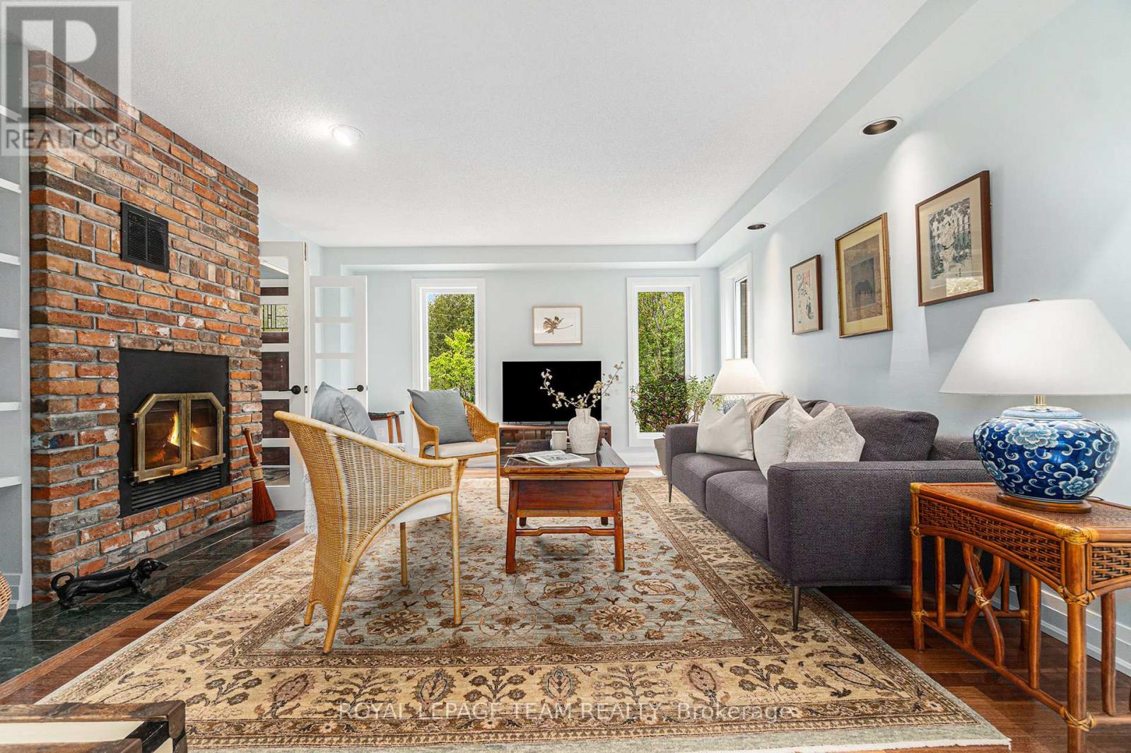 Photo 2 of 2259 Fitzroy Street, Ottawa ON