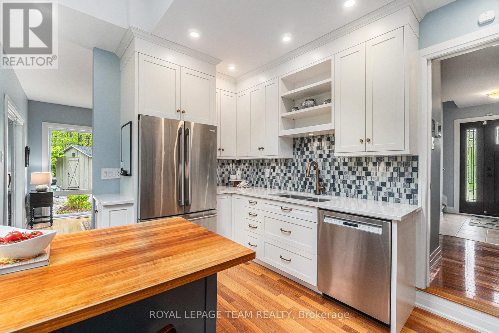 Photo 4 of 2259 Fitzroy Street, Ottawa ON