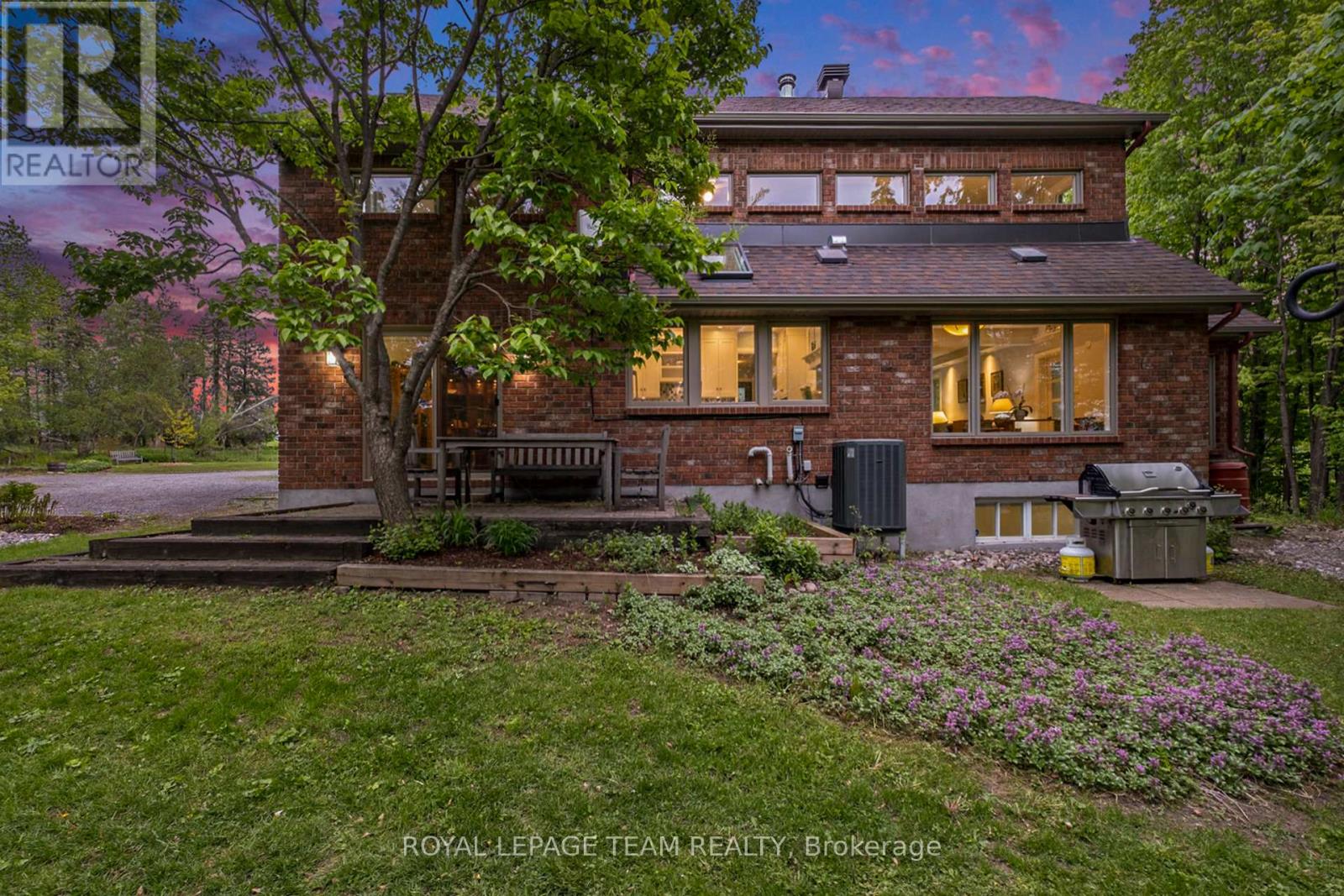 Photo 22 of 2259 Fitzroy Street, Ottawa ON