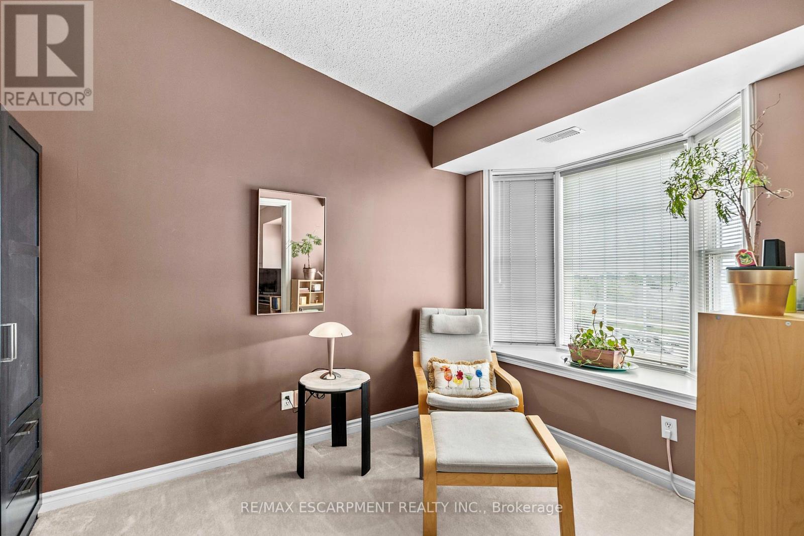 Photo 14 of 409 1411 Walkers Line, Burlington ON