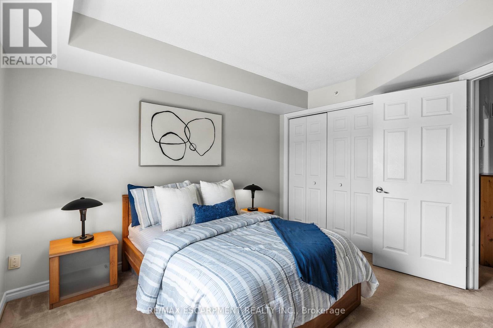 Photo 18 of 409 1411 Walkers Line, Burlington ON