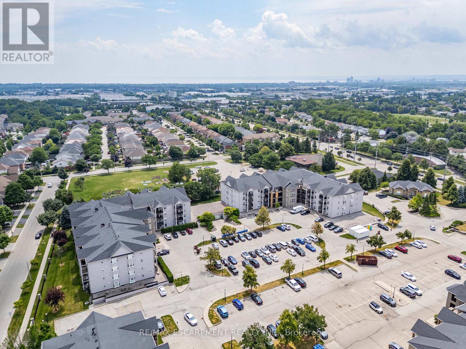 Photo 25 of 409 1411 Walkers Line, Burlington ON