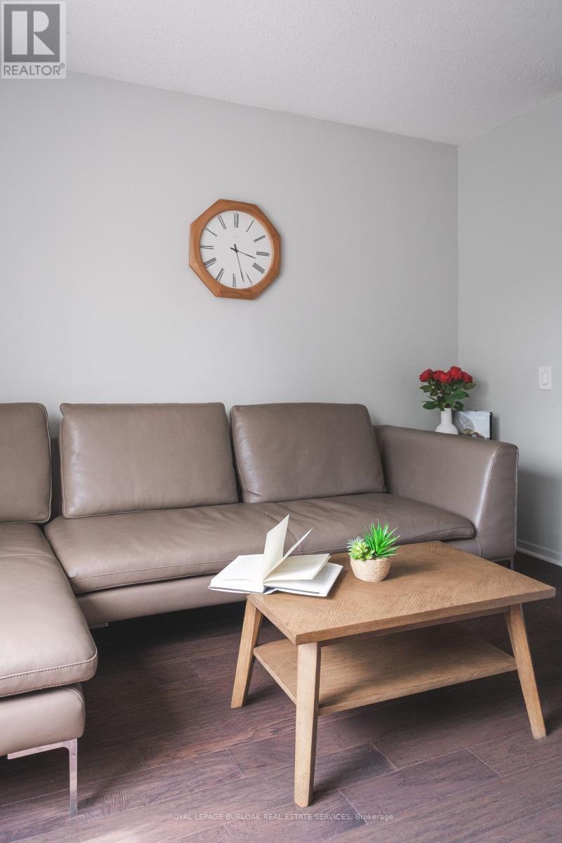 Photo 33 of 768 Thistle Down Court, Mississauga ON