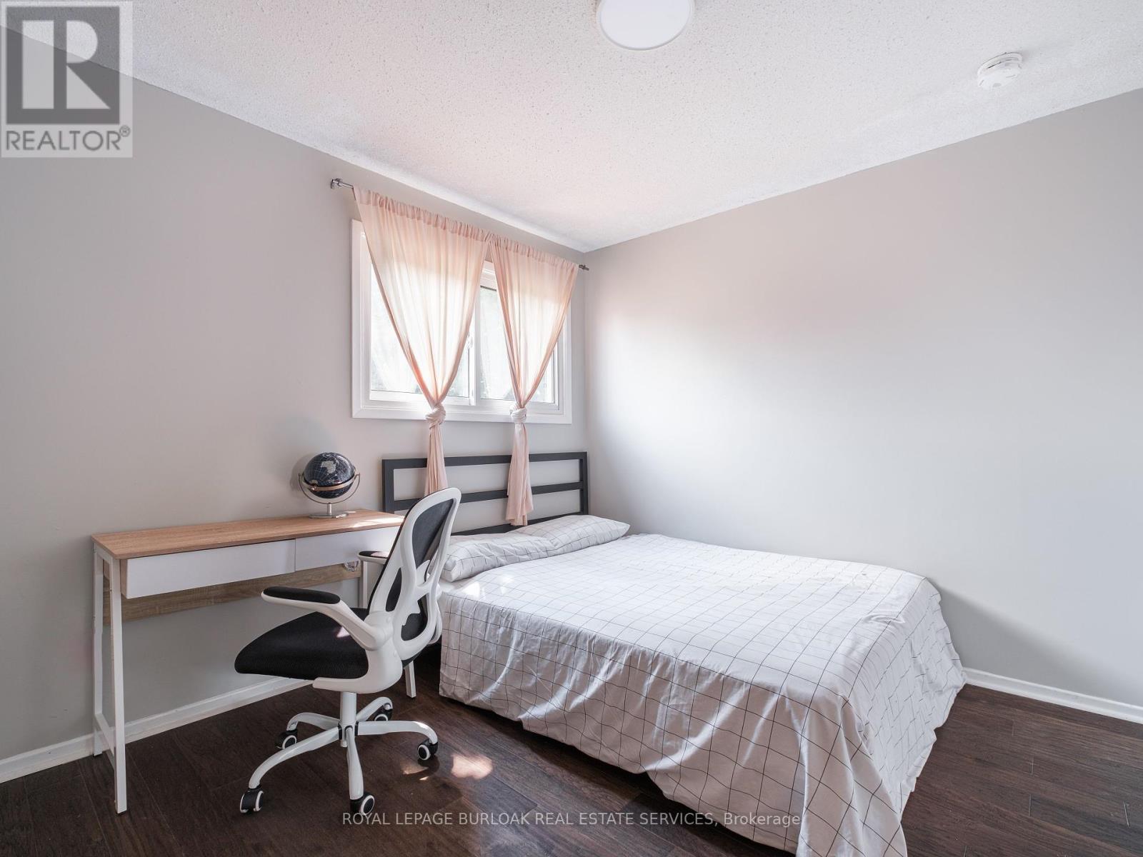 Photo 30 of 768 Thistle Down Court, Mississauga ON