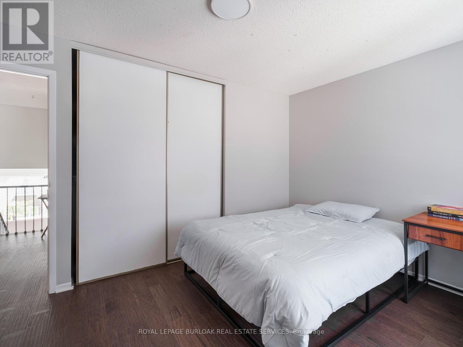 Photo 24 of 768 Thistle Down Court, Mississauga ON