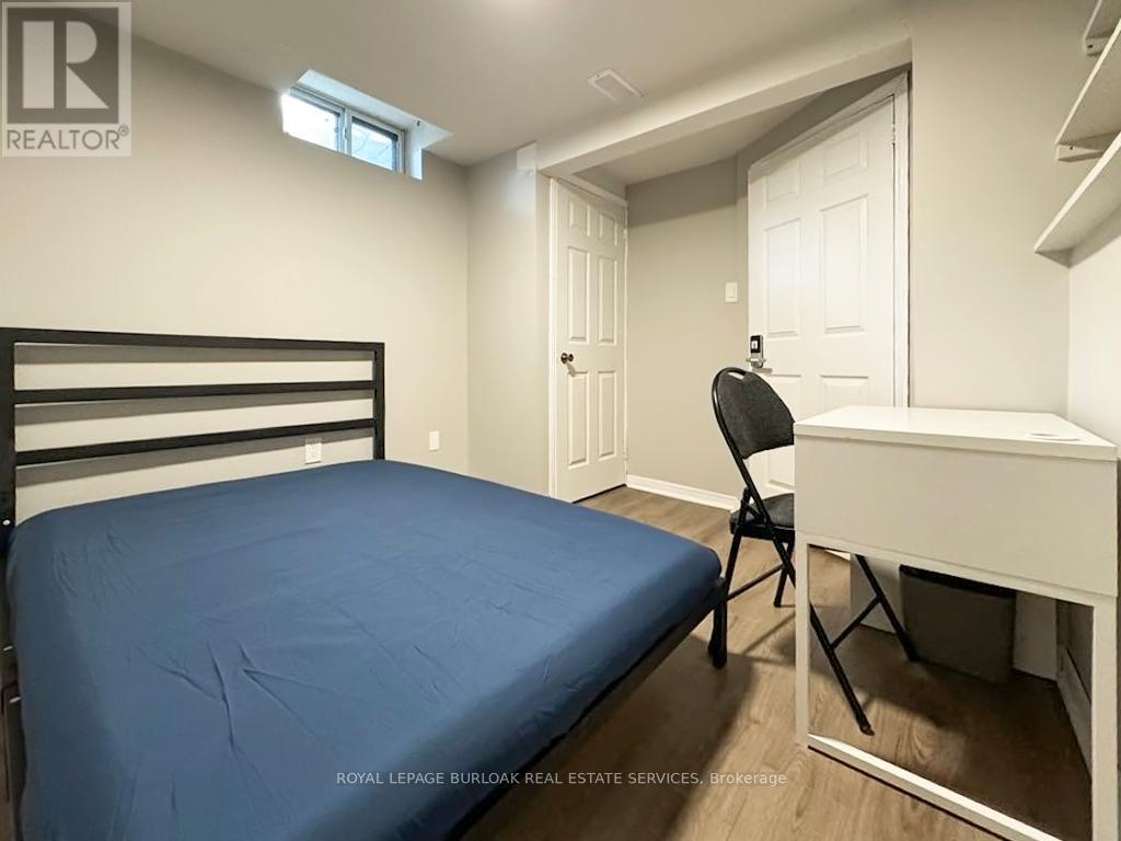 Photo 21 of 768 Thistle Down Court, Mississauga ON