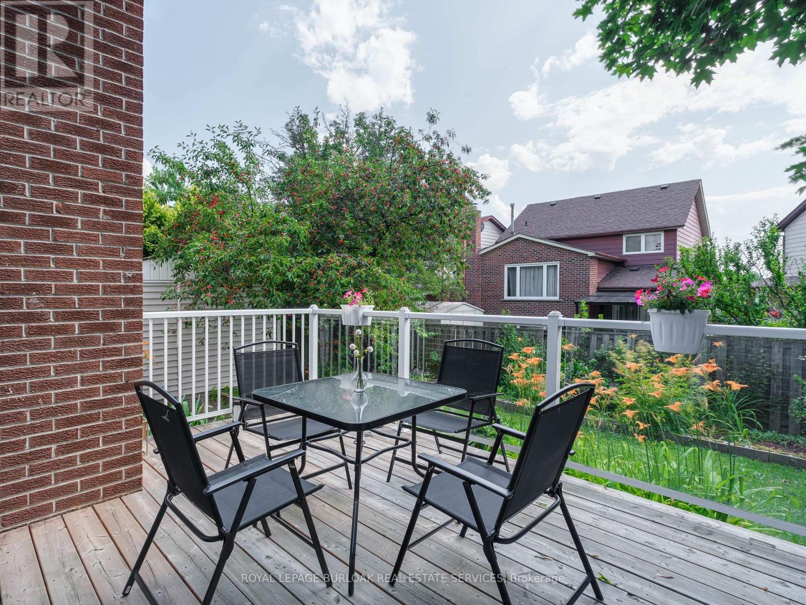 Photo 32 of 768 Thistle Down Court, Mississauga ON
