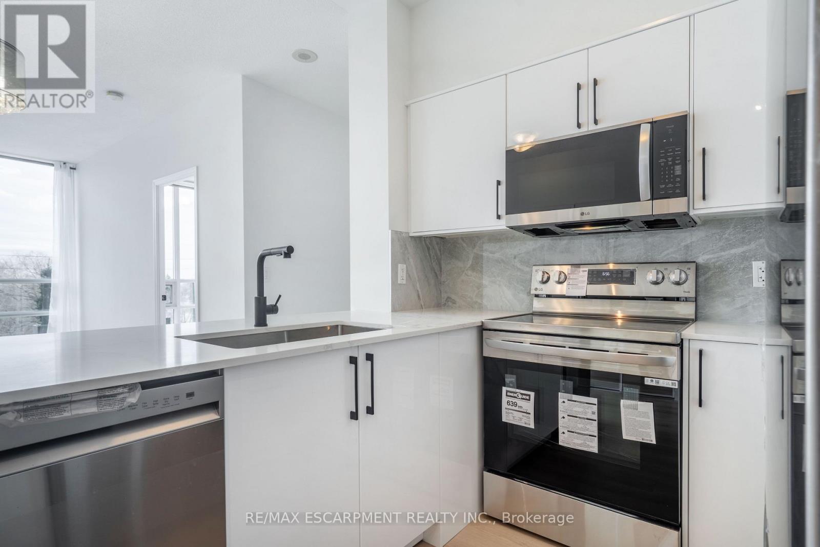Photo 22 of 303 2230 Lake Shore Boulevard W, Toronto ON