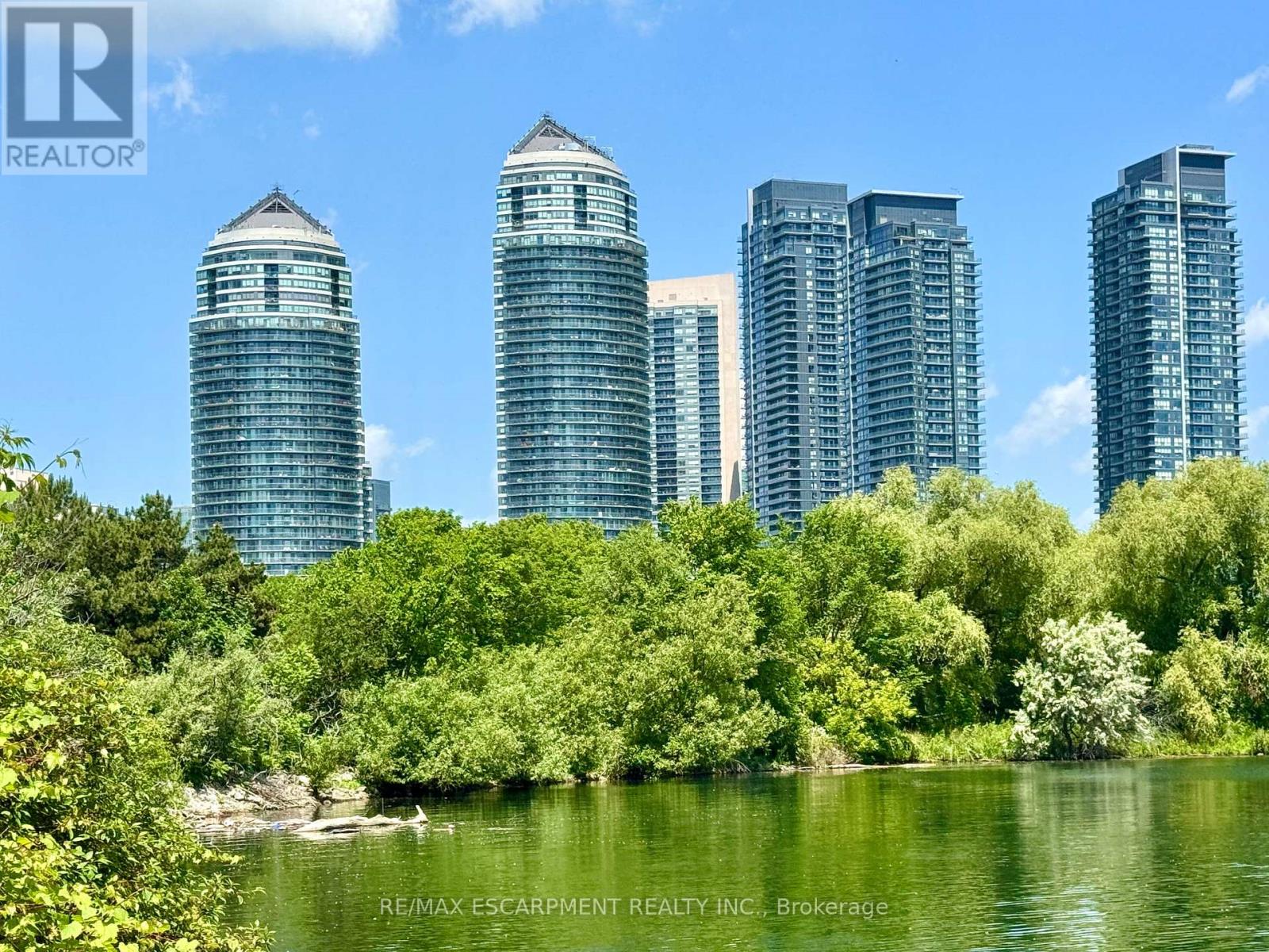 Photo 25 of 303 2230 Lake Shore Boulevard W, Toronto ON