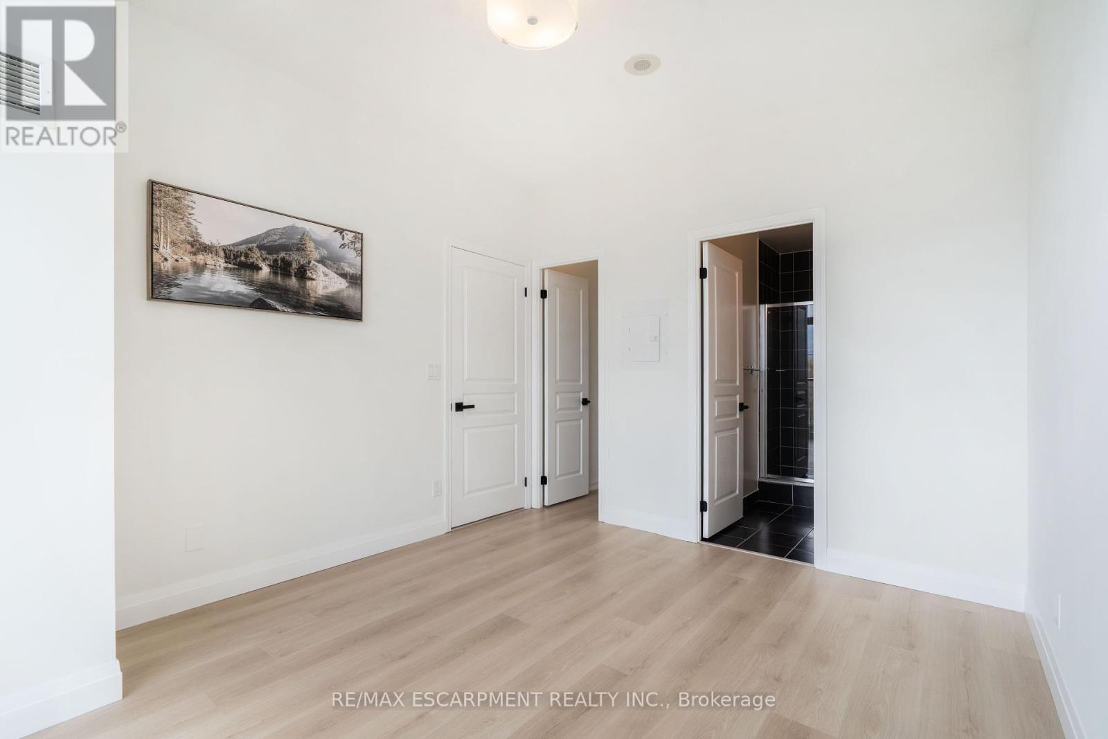 Photo 14 of 303 2230 Lake Shore Boulevard W, Toronto ON