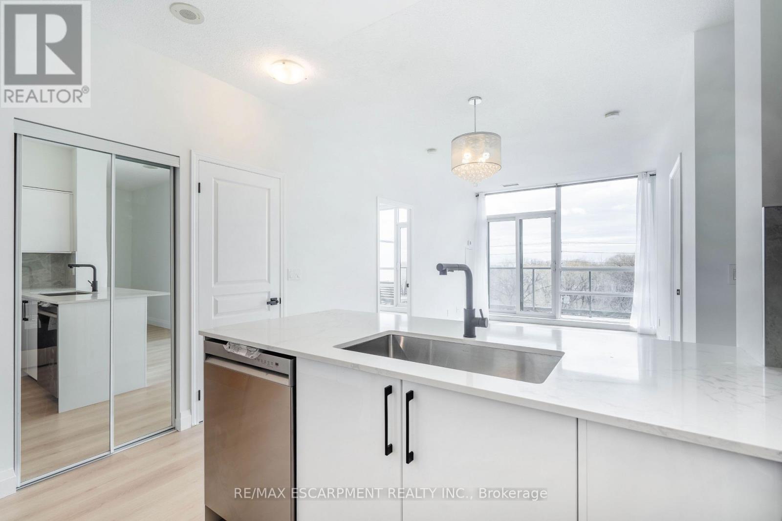 Photo 23 of 303 2230 Lake Shore Boulevard W, Toronto ON