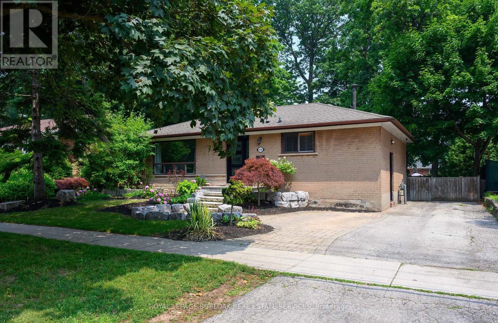 Photo 41 of 419 Hampton Heath Road, Burlington ON
