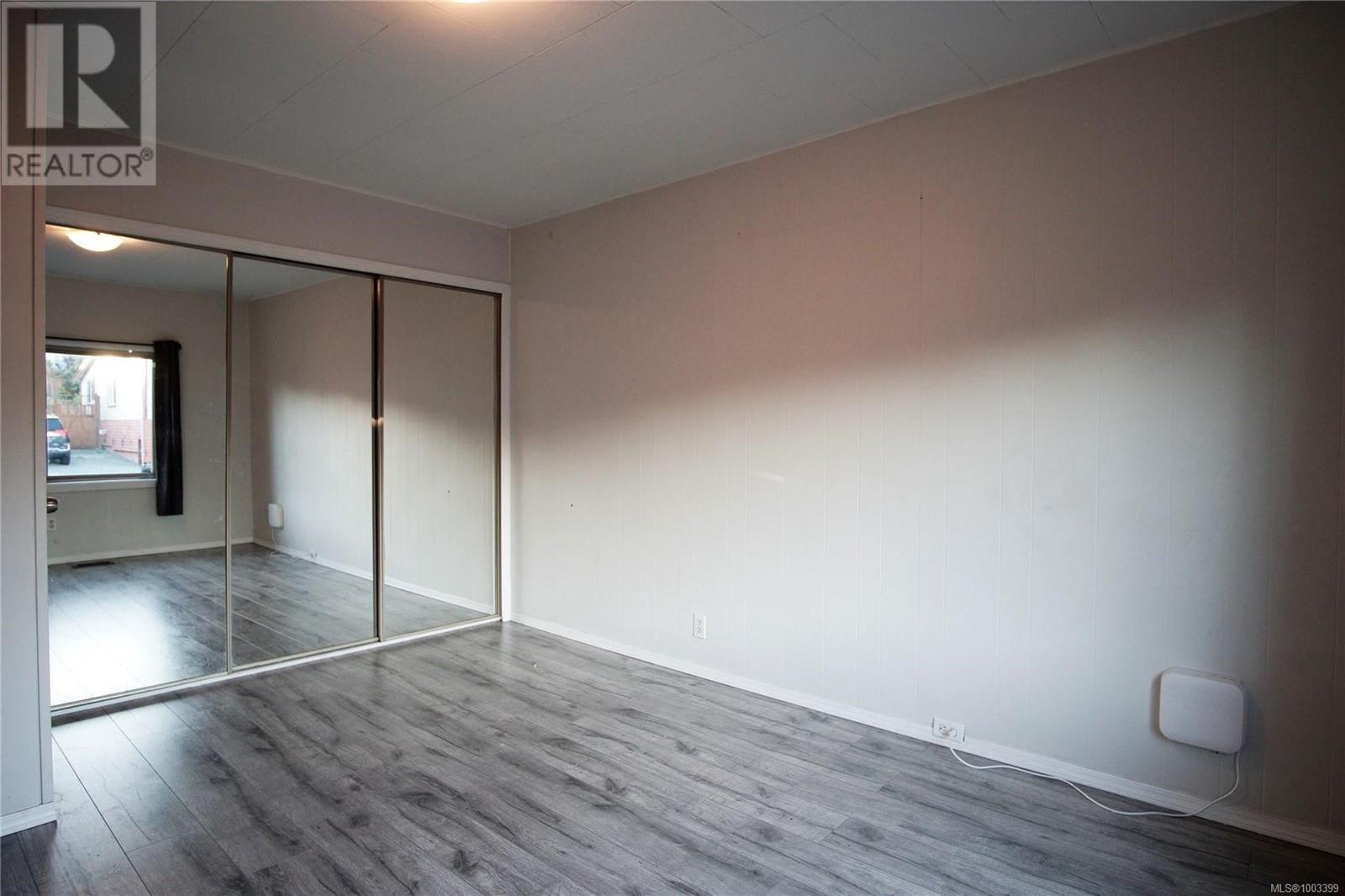 Photo 6 of 18 Gillespie St S, Nanaimo BC