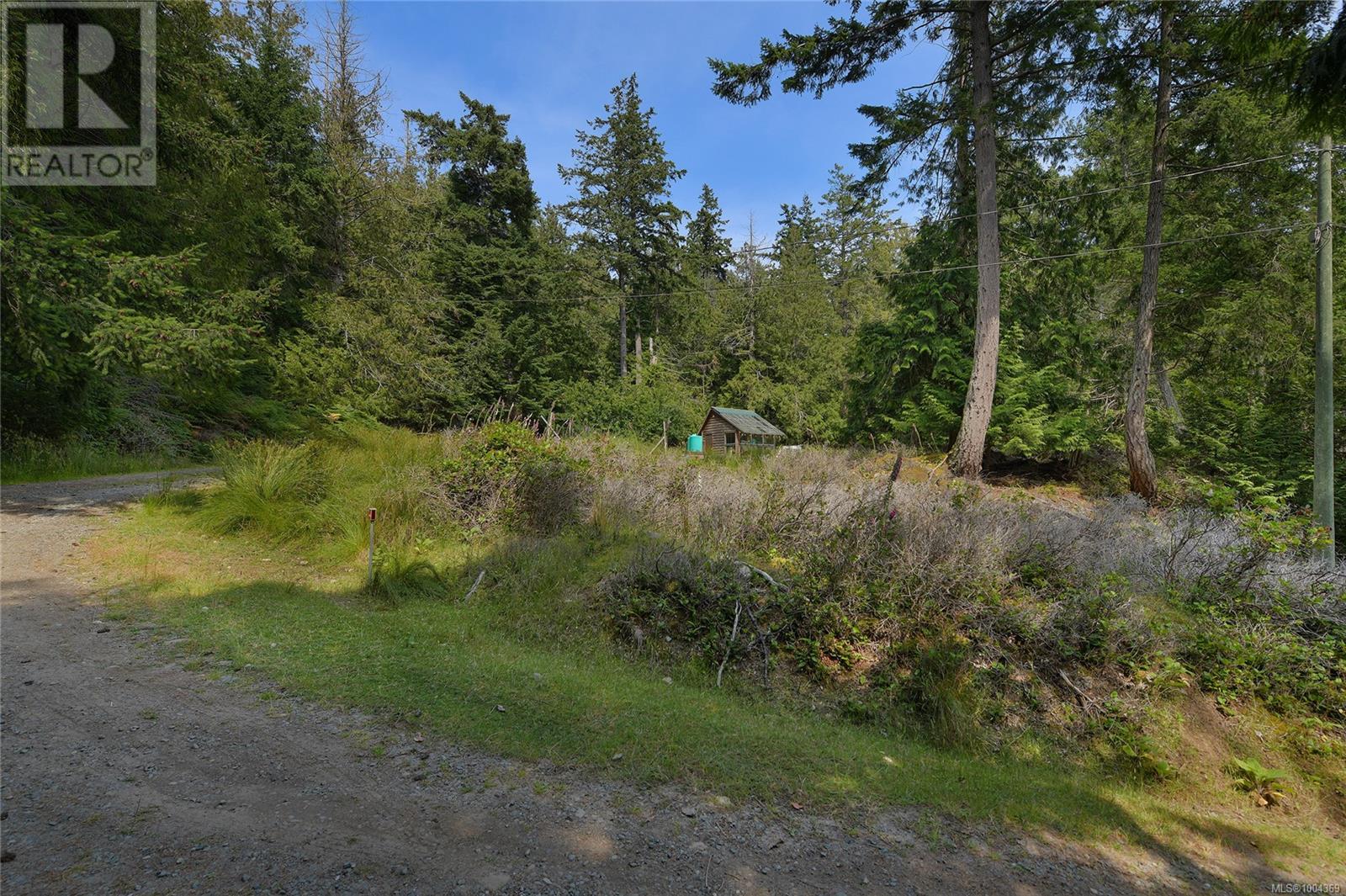  330 East West Road, Mayne Island