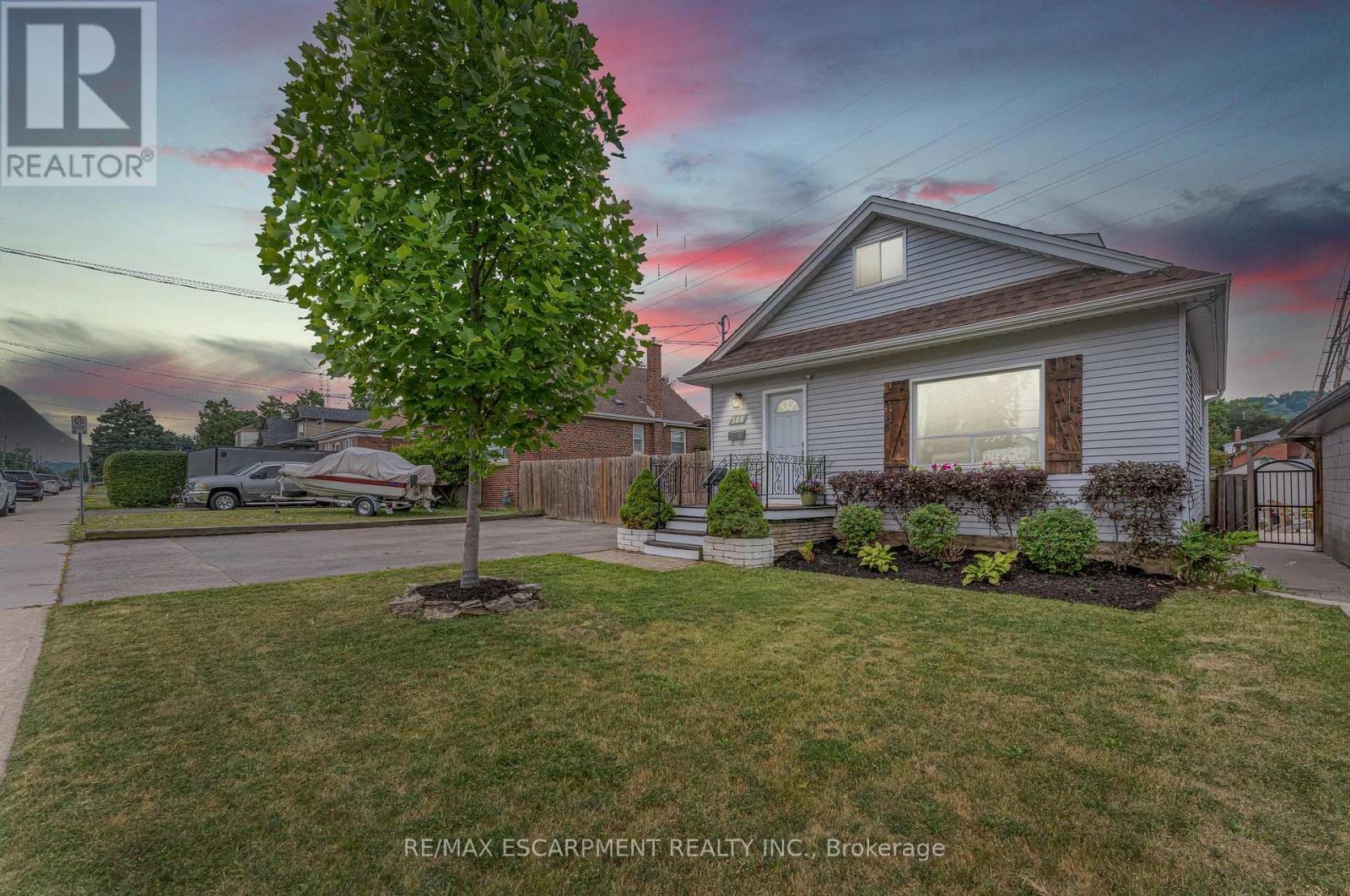 Single Family House for Sale in  COCHRANE ROAD Hamilton (Rosedale) 