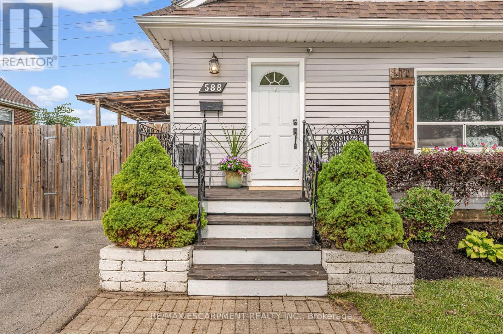 Single Family House for Sale in  COCHRANE ROAD Hamilton (Rosedale) 