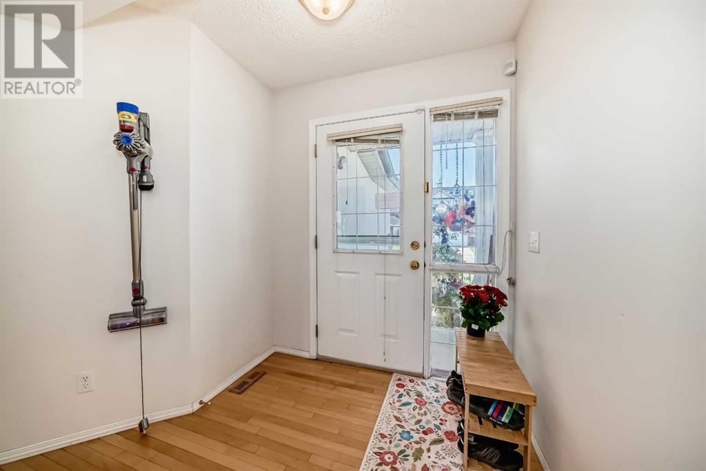 Single Family House for Sale in  Saddleback Way NE Saddle Ridge Calgary 