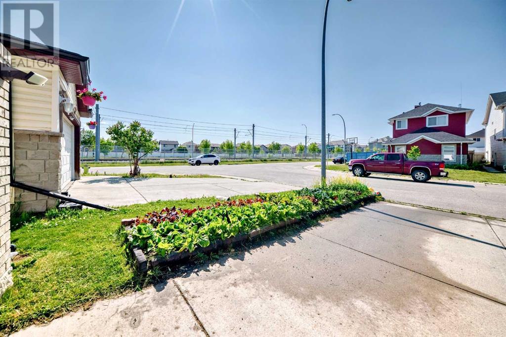 Single Family House for Sale in  Saddleback Way NE Saddle Ridge Calgary 