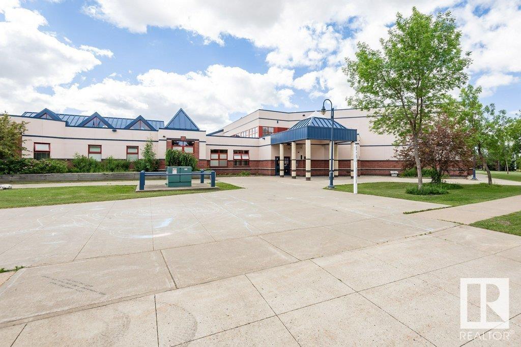 Photo 29 of 304 2207 44 Av Nw, Edmonton AB