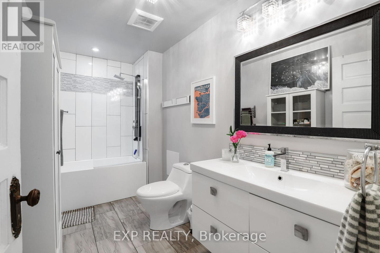 Photo 10 of 22 Delaware Avenue, Ottawa ON