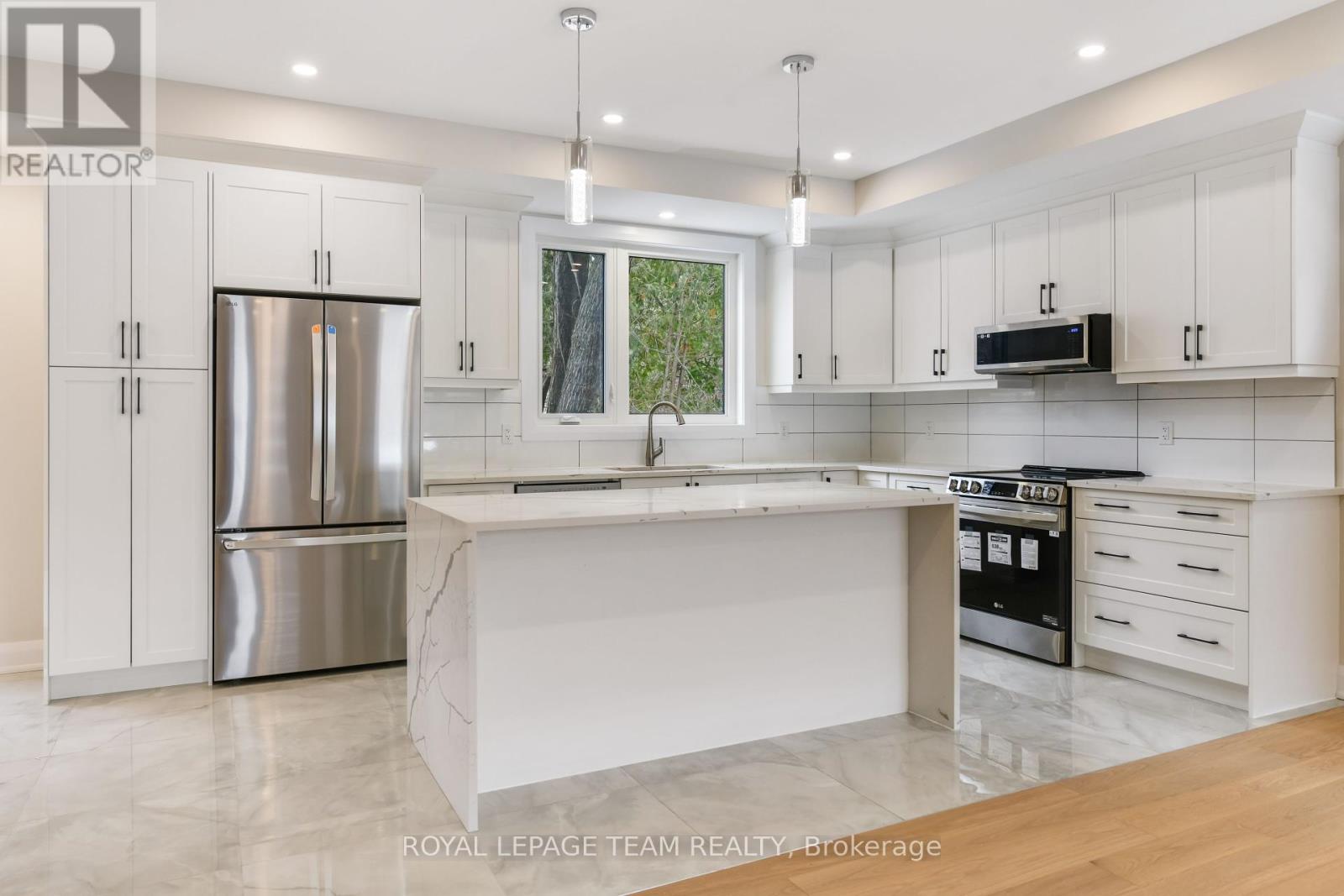 Photo 11 of 845 Melfa Crescent, Ottawa ON