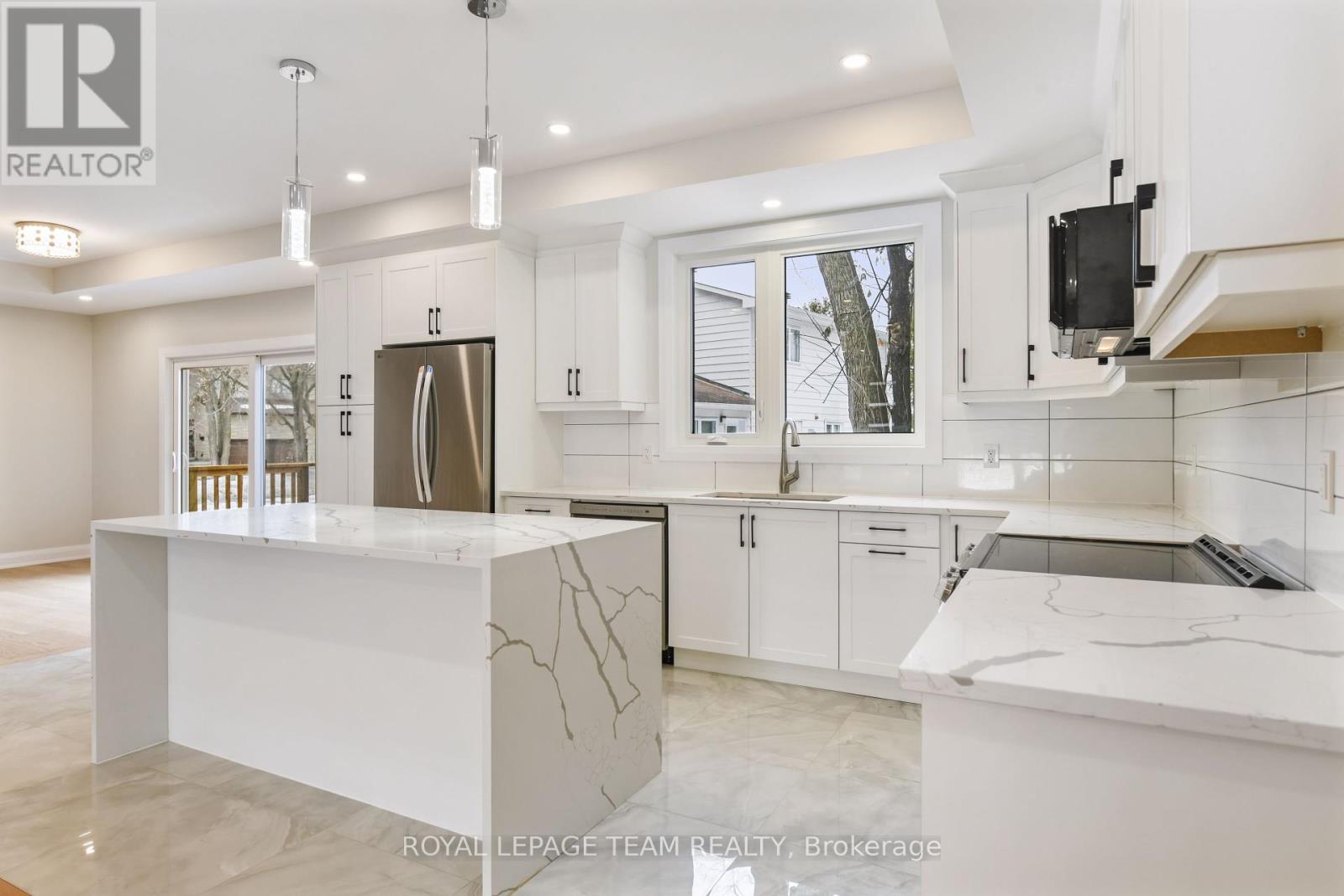 Photo 14 of 845 Melfa Crescent, Ottawa ON