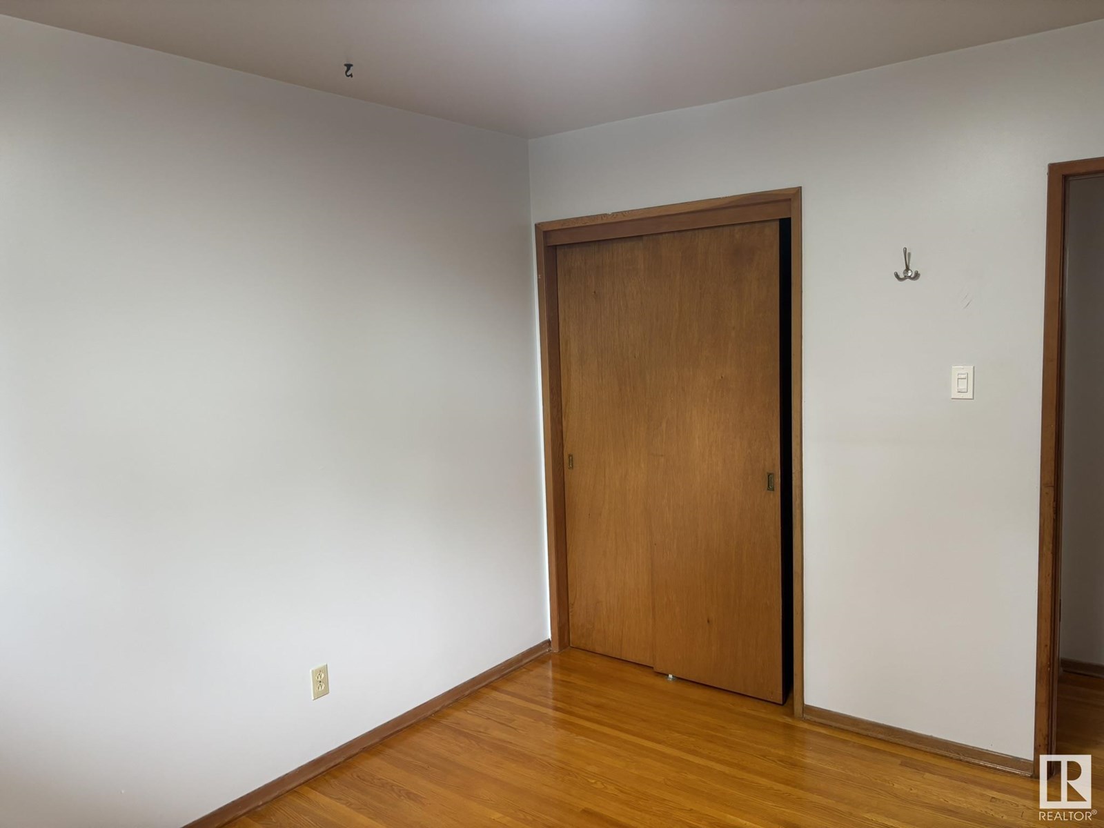 Photo 35 of 16603 95 Av Nw, Edmonton AB
