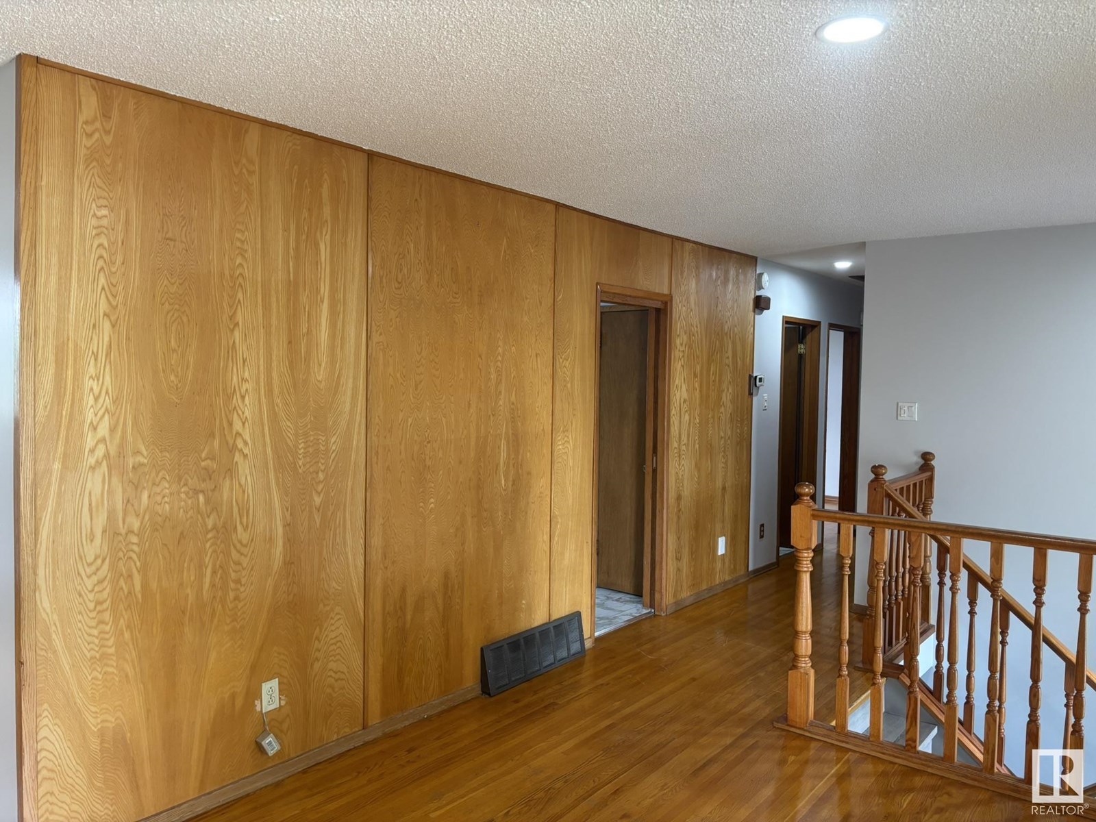 Photo 45 of 16603 95 Av Nw, Edmonton AB