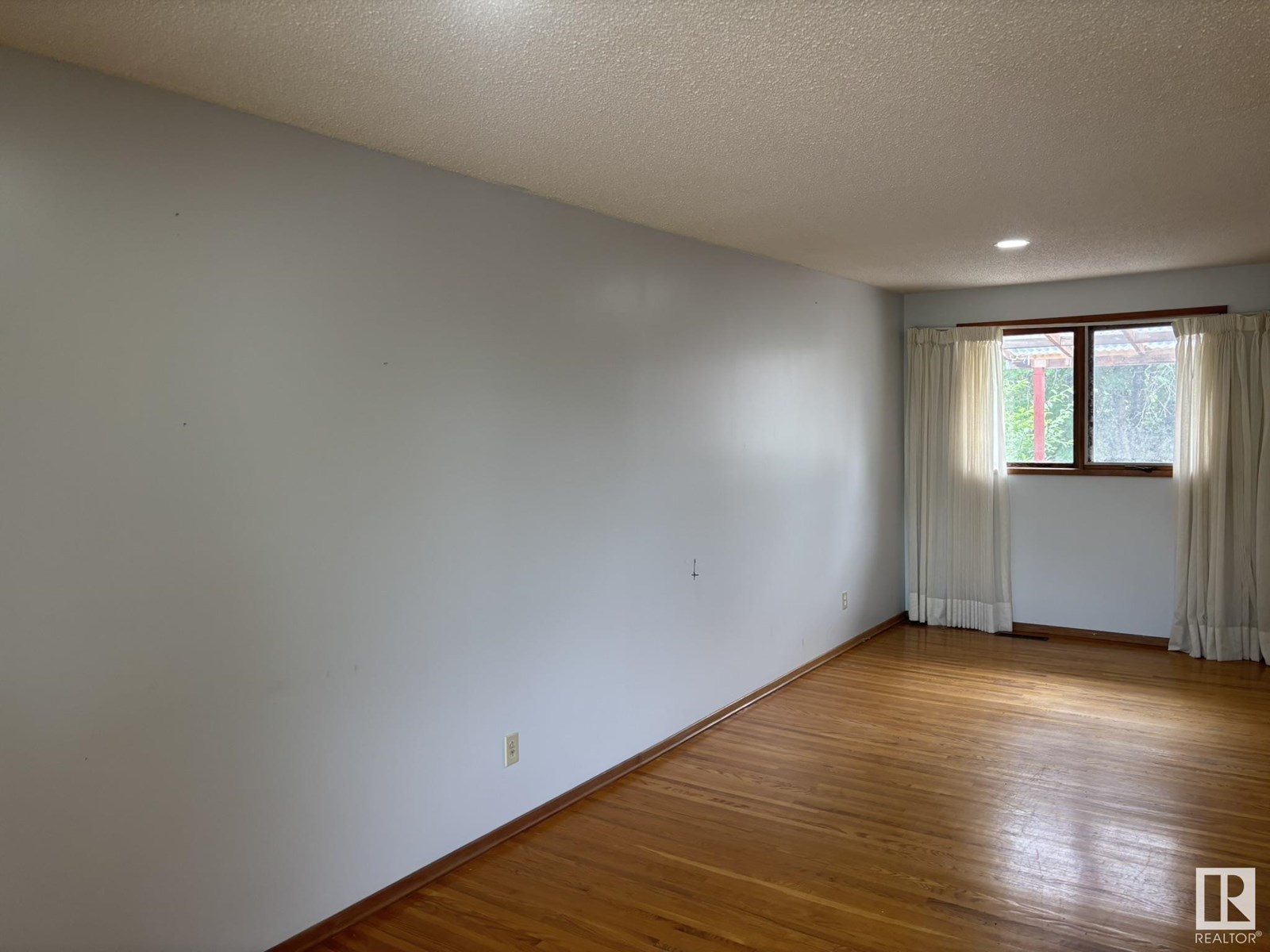 Photo 23 of 16603 95 Av Nw, Edmonton AB
