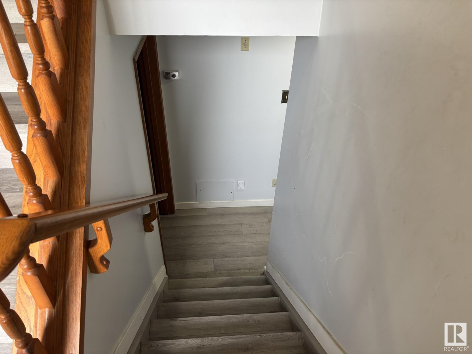 Photo 16 of 16603 95 Av Nw, Edmonton AB