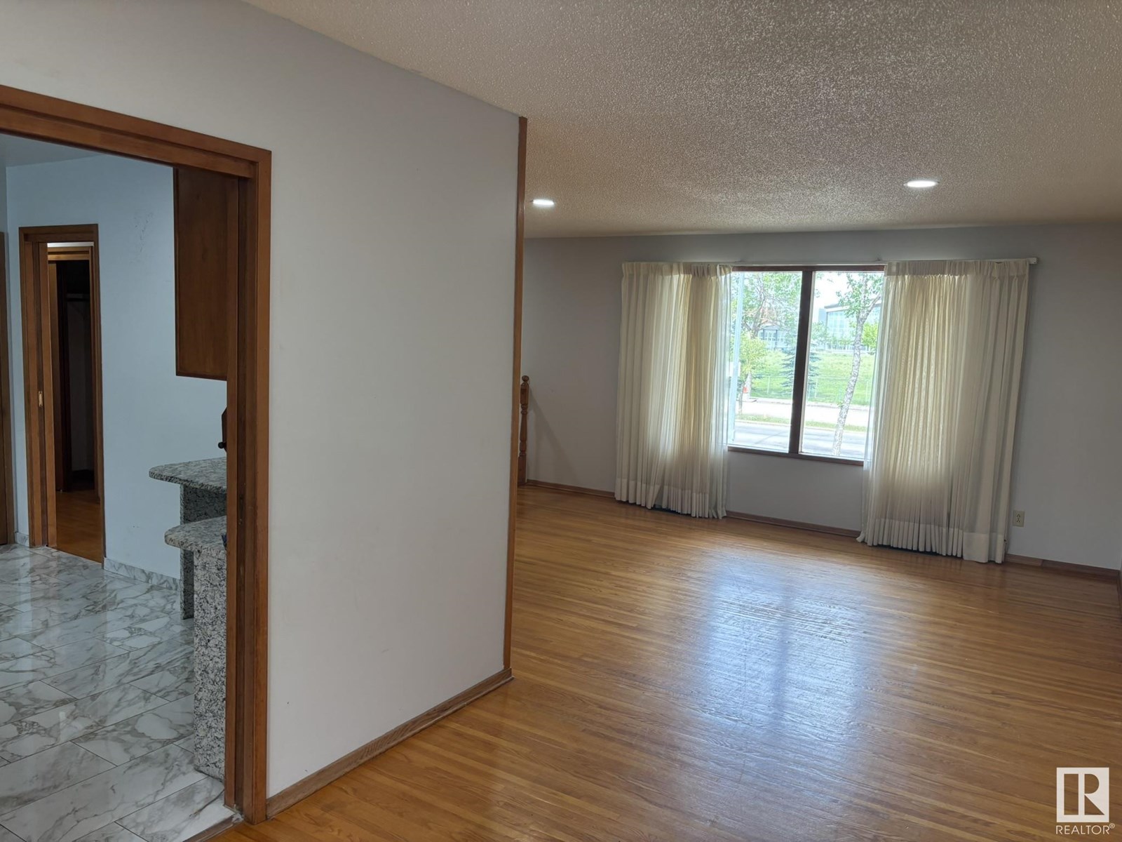 Photo 46 of 16603 95 Av Nw, Edmonton AB