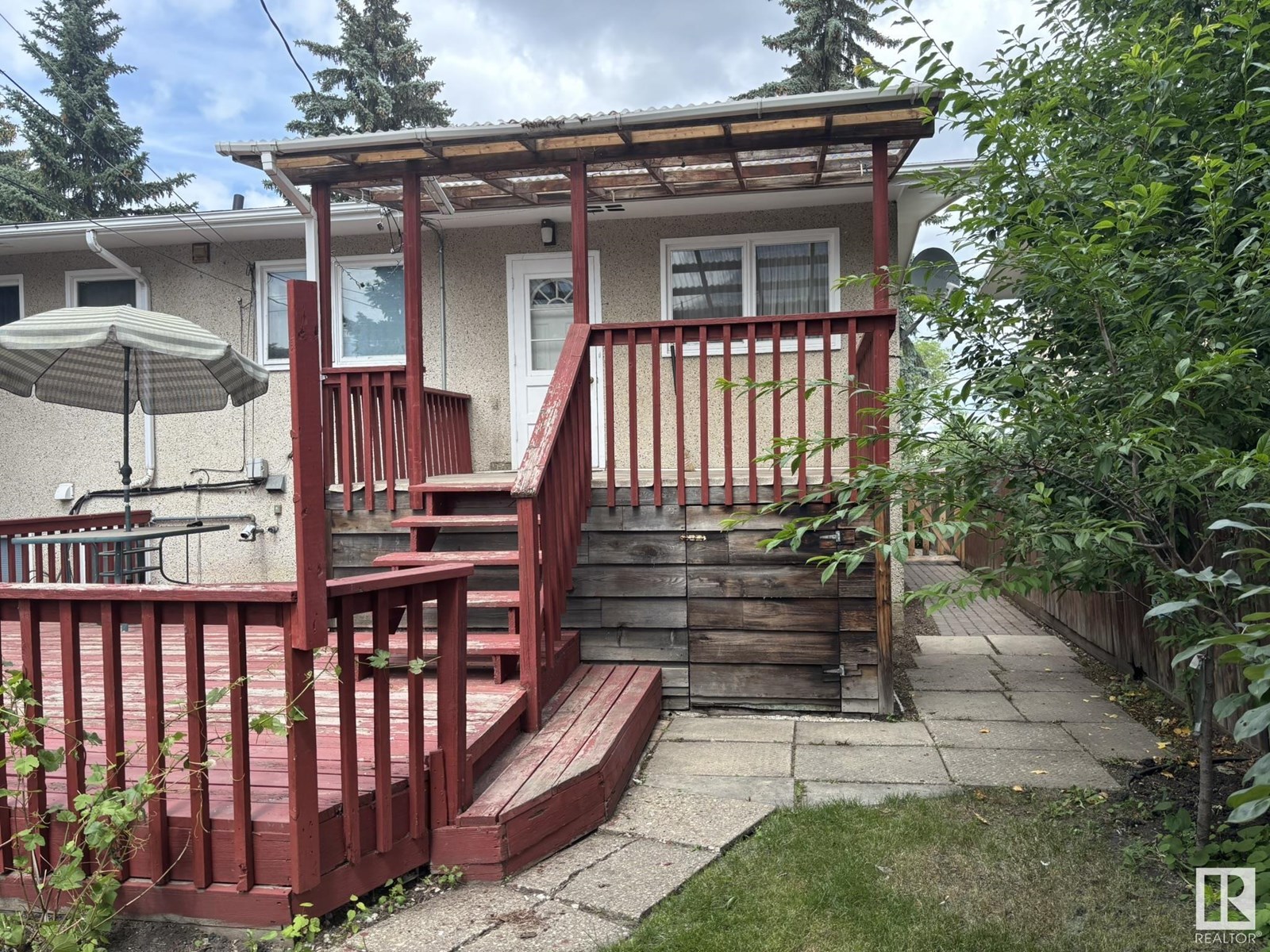 Photo 37 of 16603 95 Av Nw, Edmonton AB