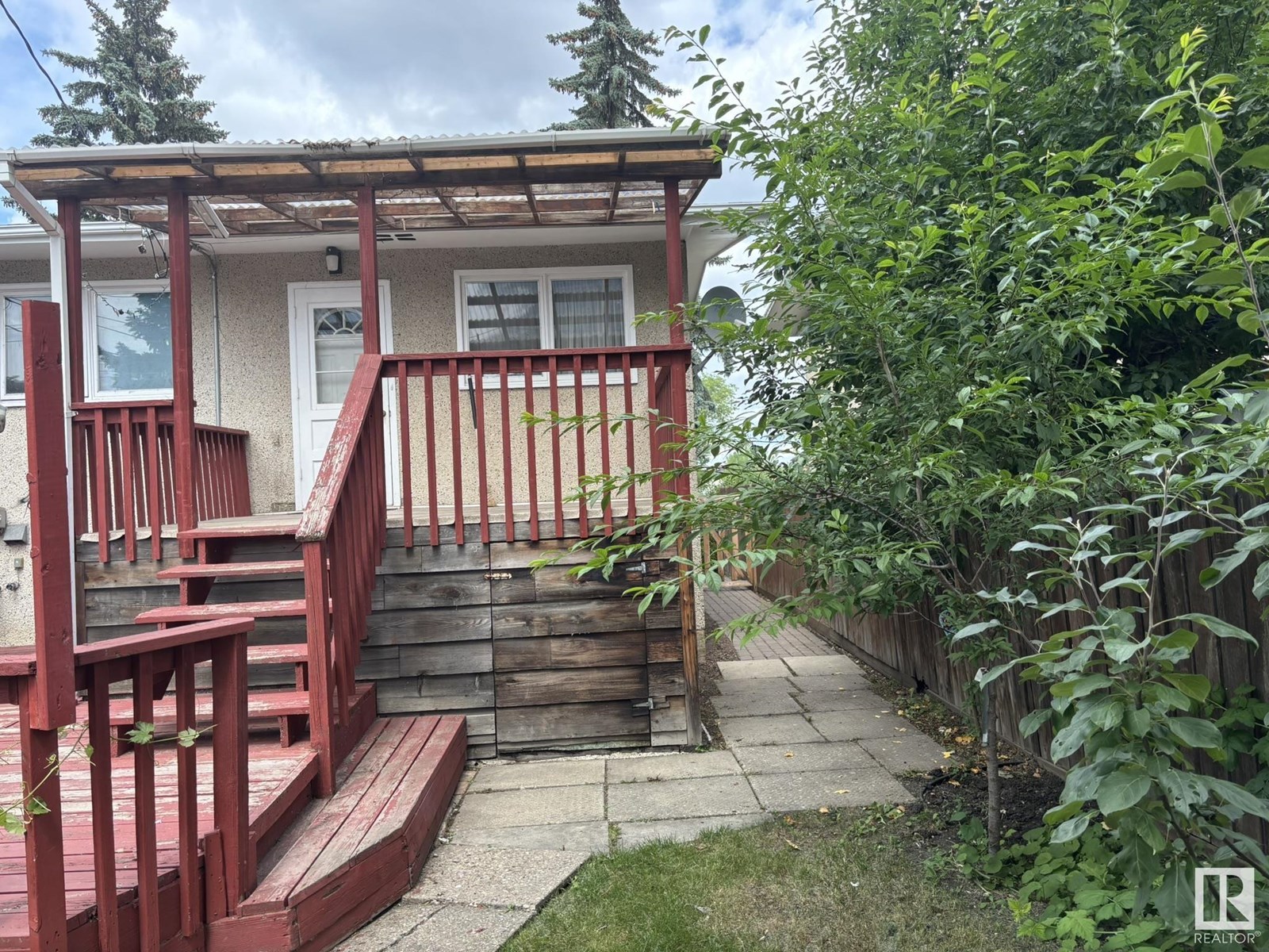 Photo 15 of 16603 95 Av Nw, Edmonton AB