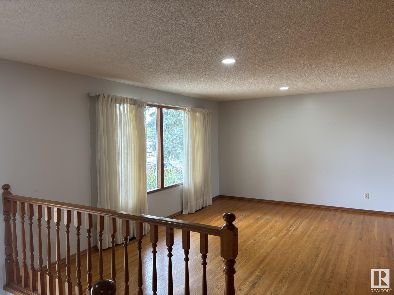 Photo 33 of 16603 95 Av Nw, Edmonton AB