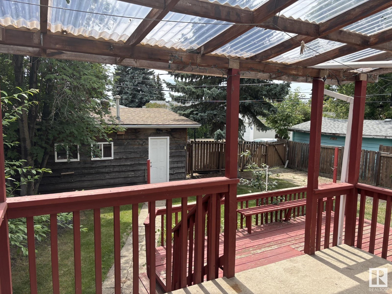 Photo 1 of 16603 95 Av Nw, Edmonton AB