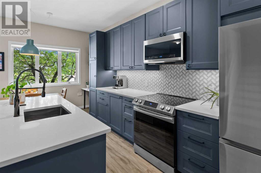 Single Family House for Sale in  Simcoe Place SW Signal Hill Calgary 