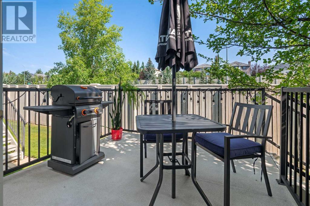 Single Family House for Sale in  Simcoe Place SW Signal Hill Calgary 
