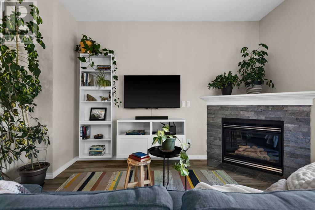 Single Family House for Sale in  Simcoe Place SW Signal Hill Calgary 